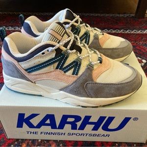 Karhu Fusion 2.0 frost grey/blue coral unisex 7 (women’s 8.5)